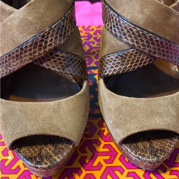 9 1/2 Tory Burch 5 inch heels - Picture 4 of 11